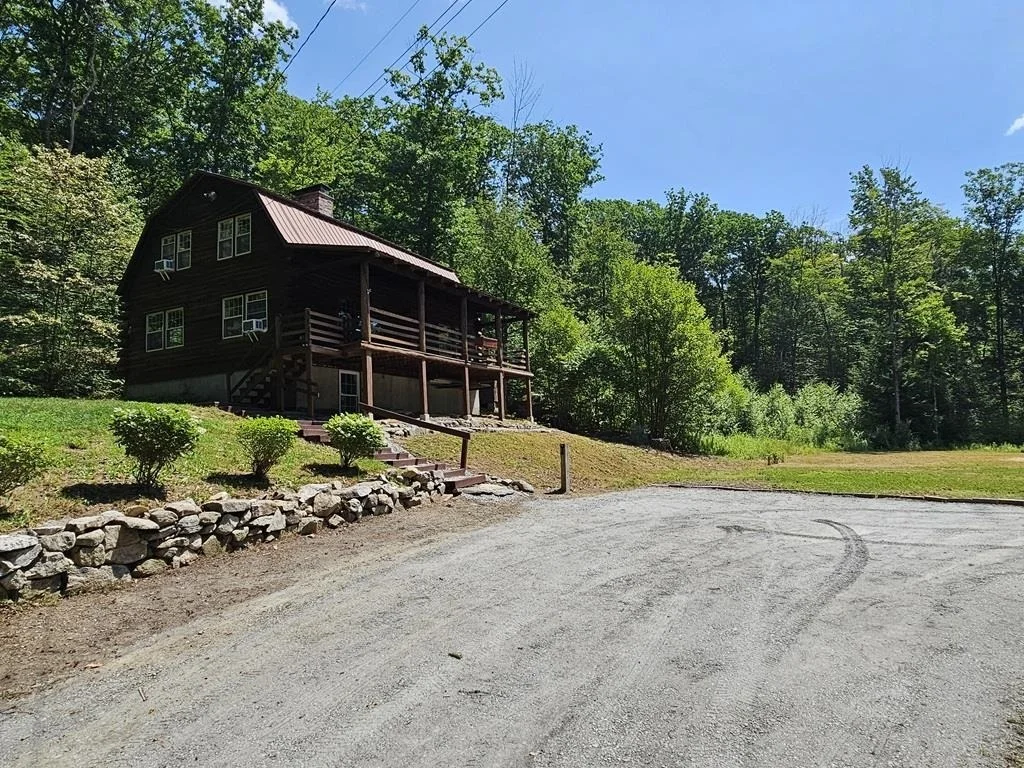 Photo of 423 Old Walpole
