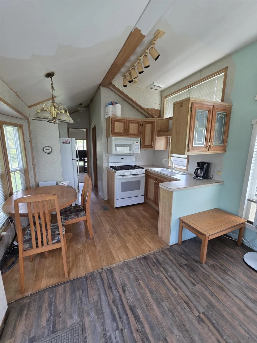 Photo of 752 Cook