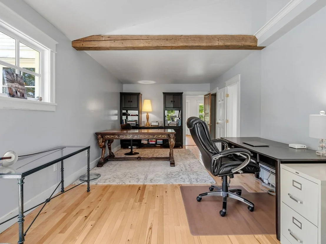 Photo of 609 Common