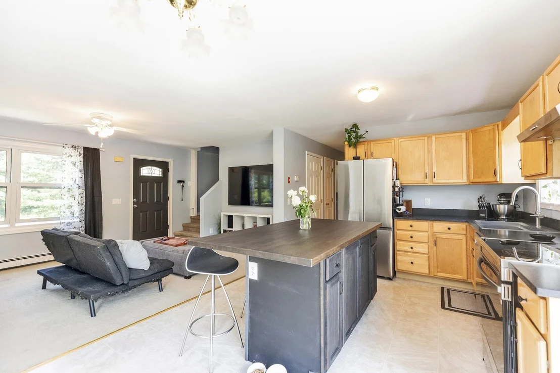 Photo of 229 Back Ashuelot