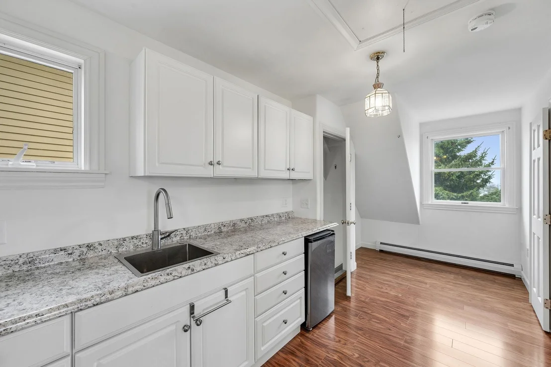 Photo of 302 Ledge Hill