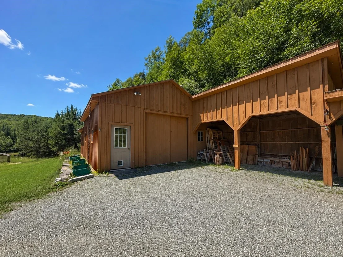 Photo of 38 Thompson