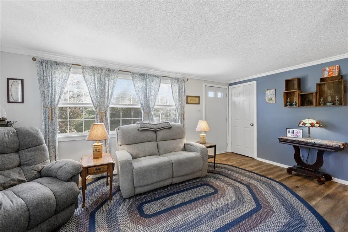 Photo of 246 Hill