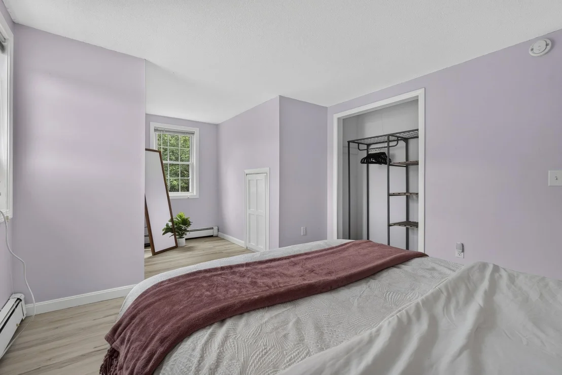 Photo of 284 Corning