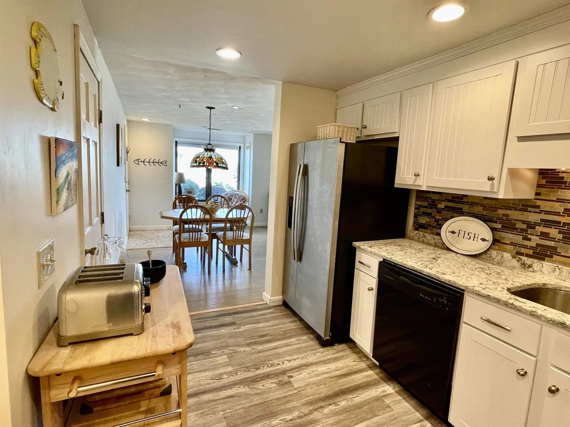 Photo of Unit UNIT1 at 975 Ocean
