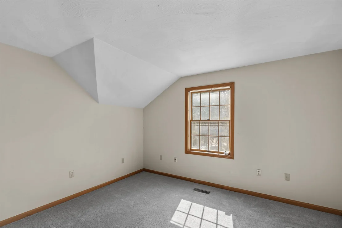 Photo of 9 Maxwell