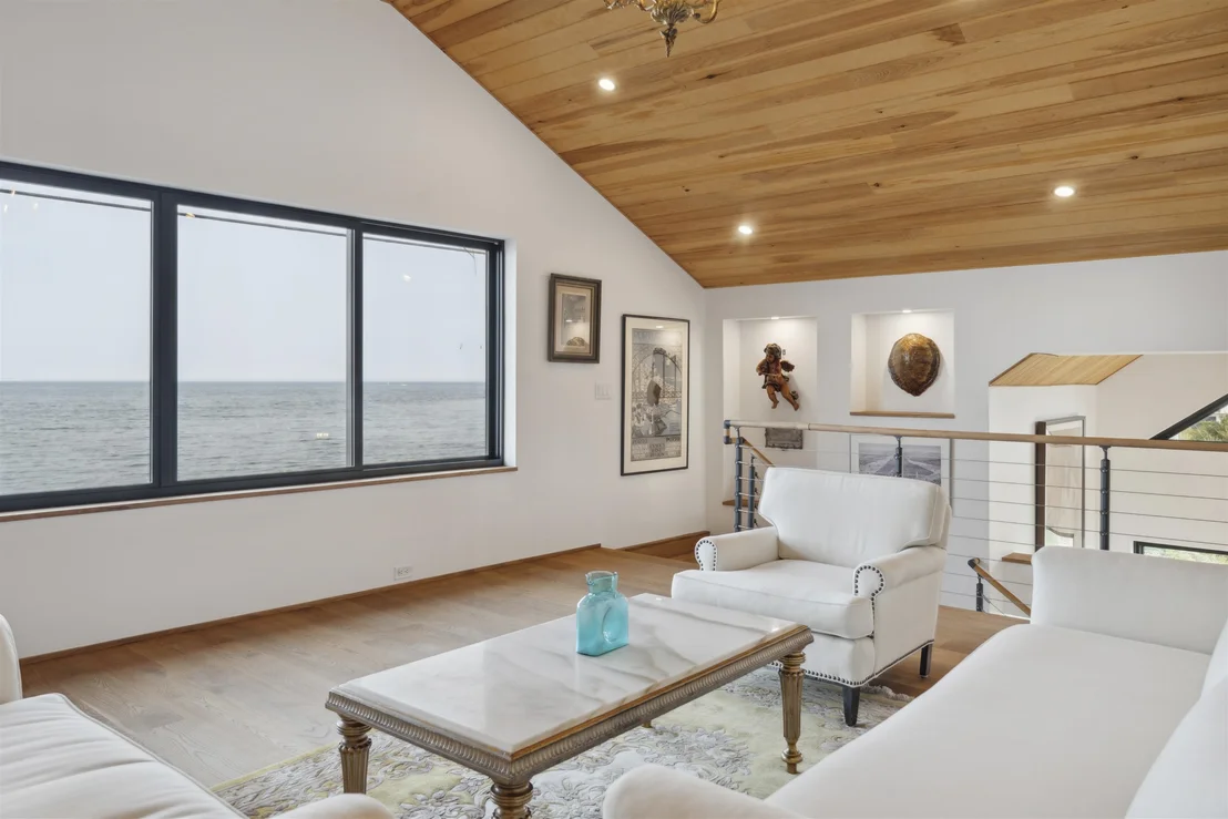 Photo of 1681 Ocean