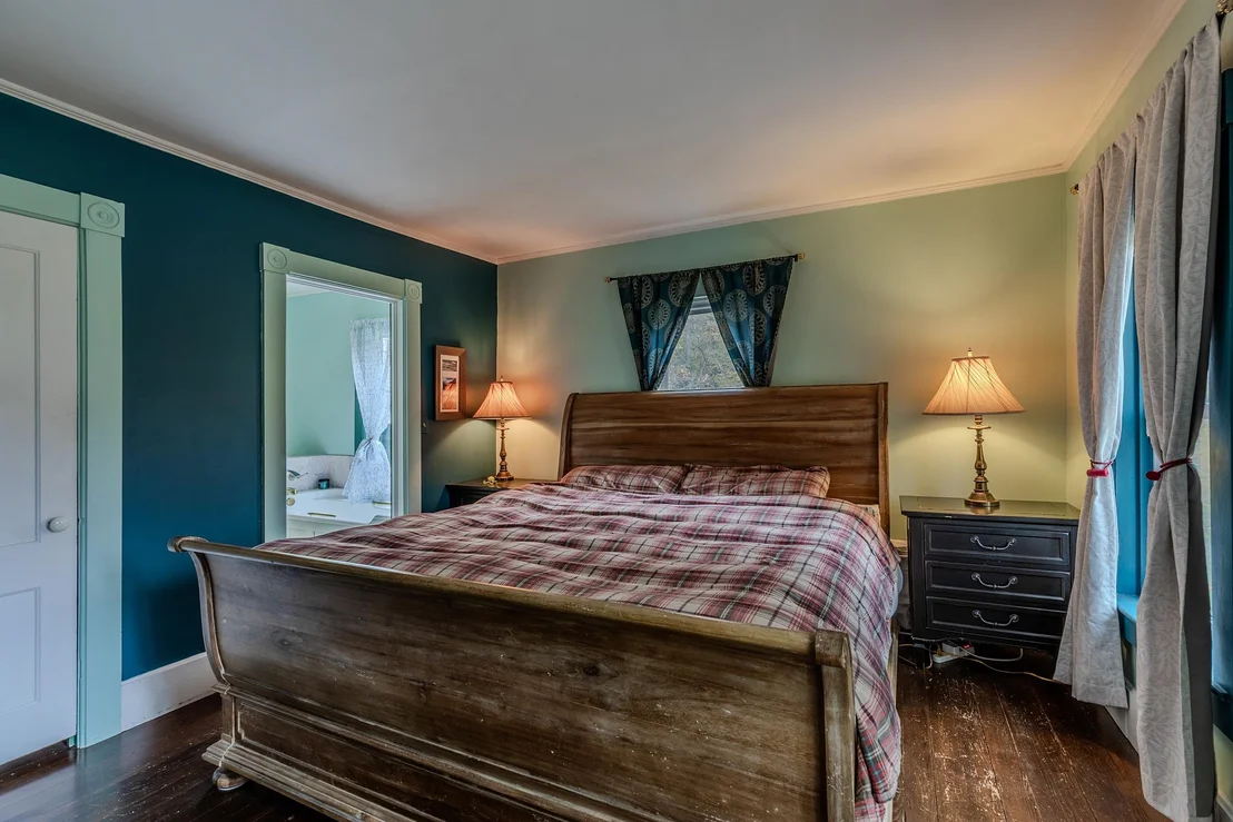 Photo of 818 Danby Hill