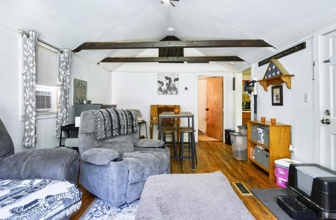 Photo of 552 Valley