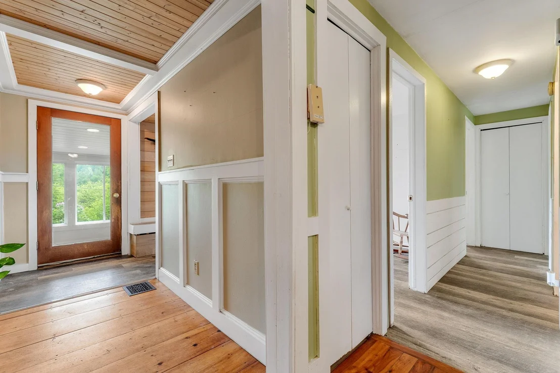 Photo of 387 Foote Brook
