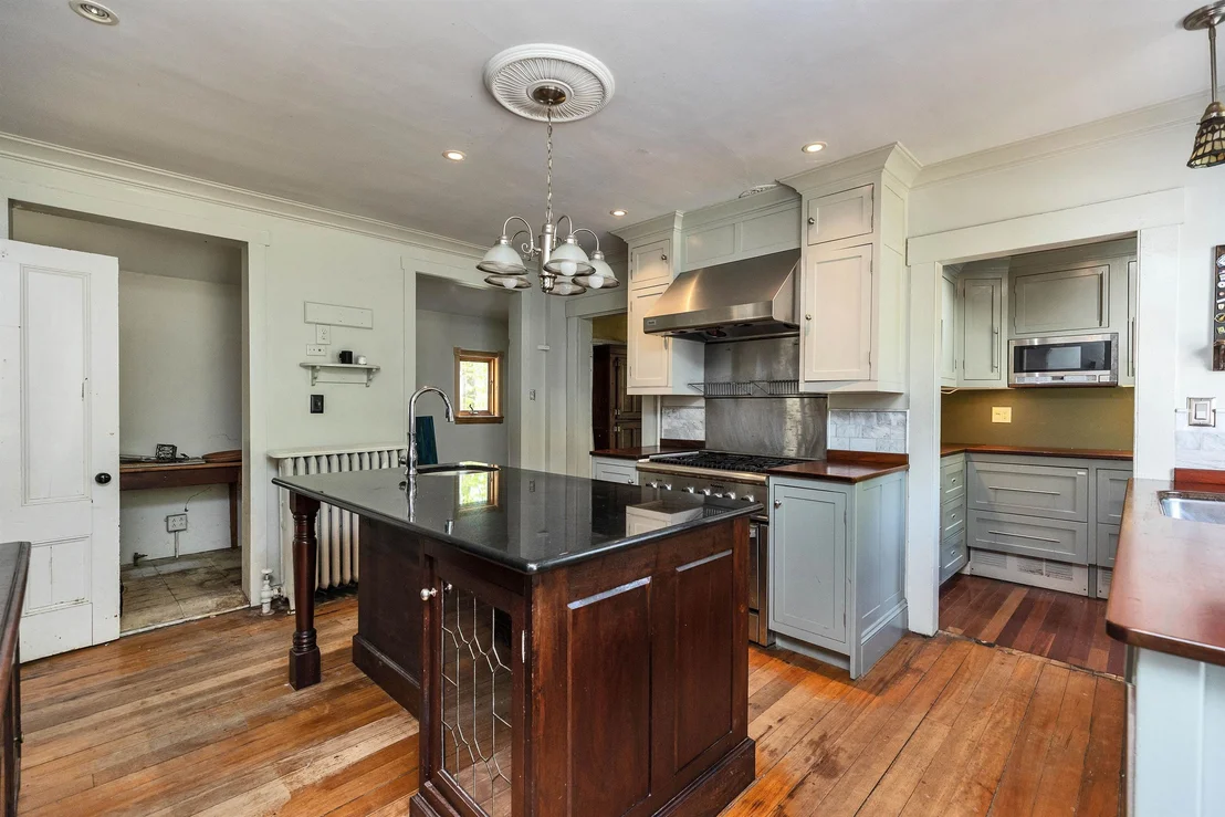 Photo of 24 Maple