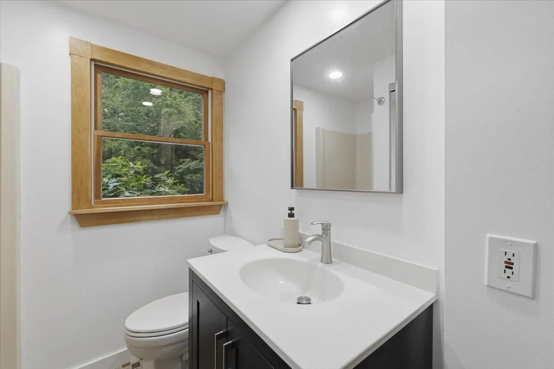 Photo of 16 Lakeview