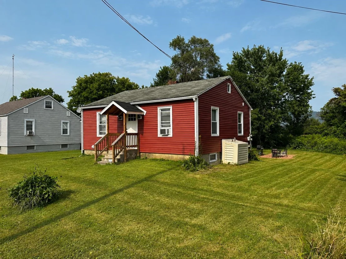 Photo of 270 Dorr