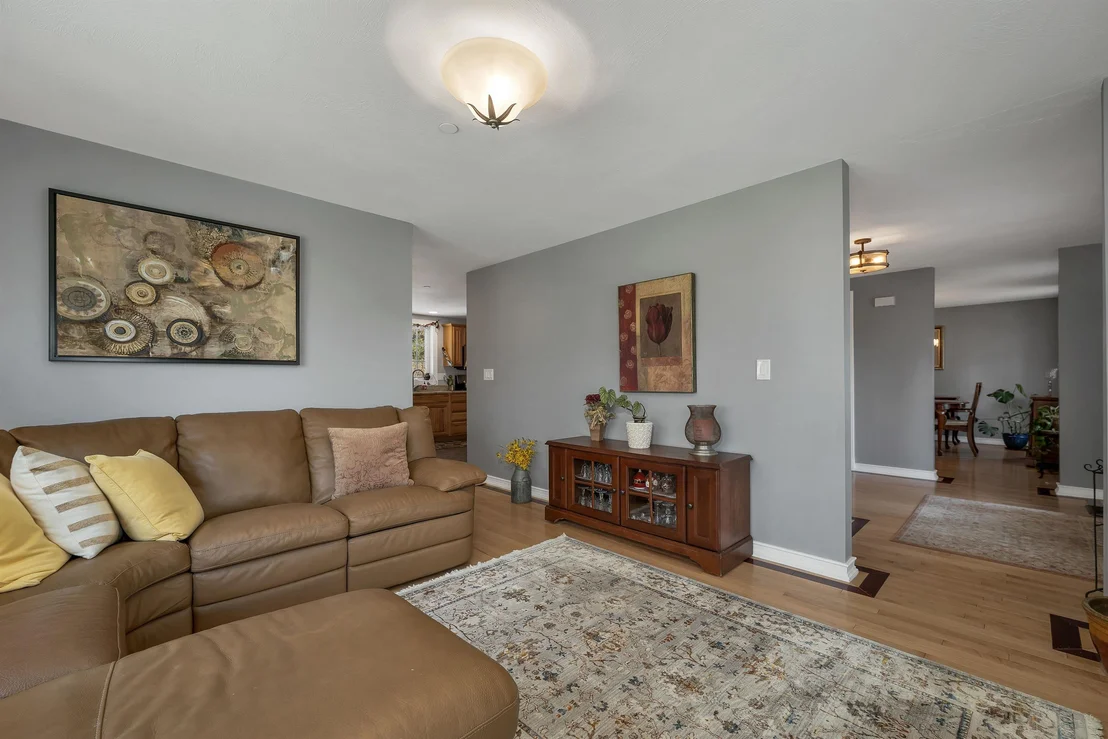 Photo of 71 Auburn