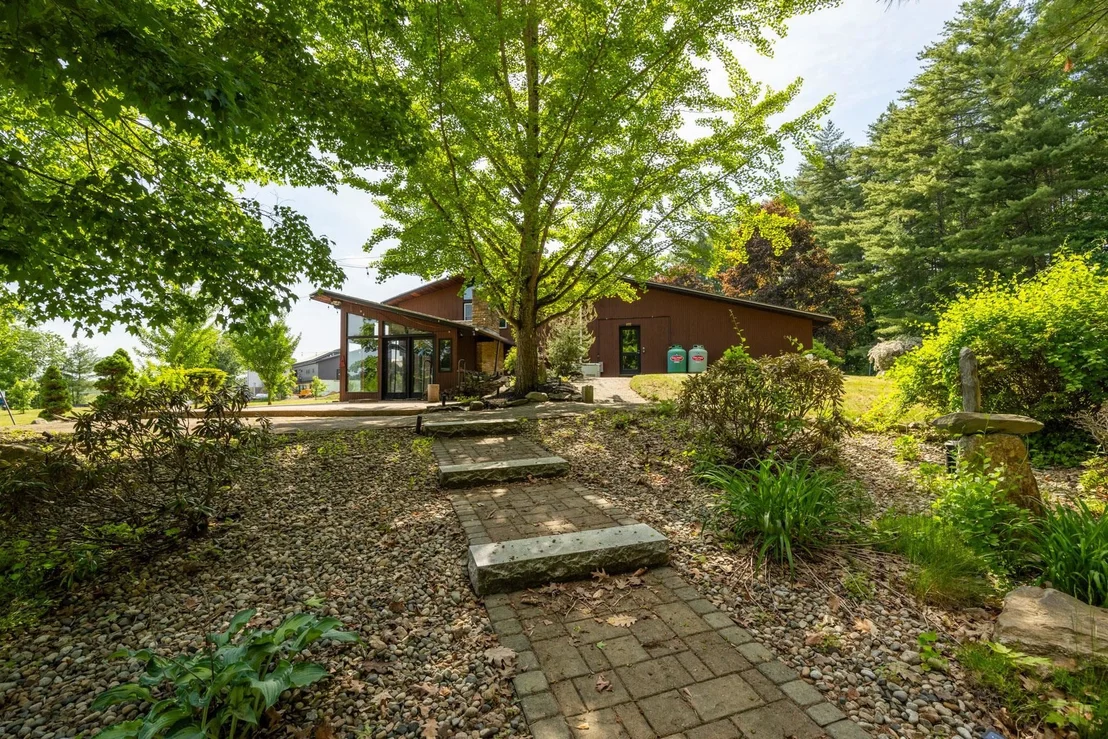 Photo of 293 NORTH RIVER