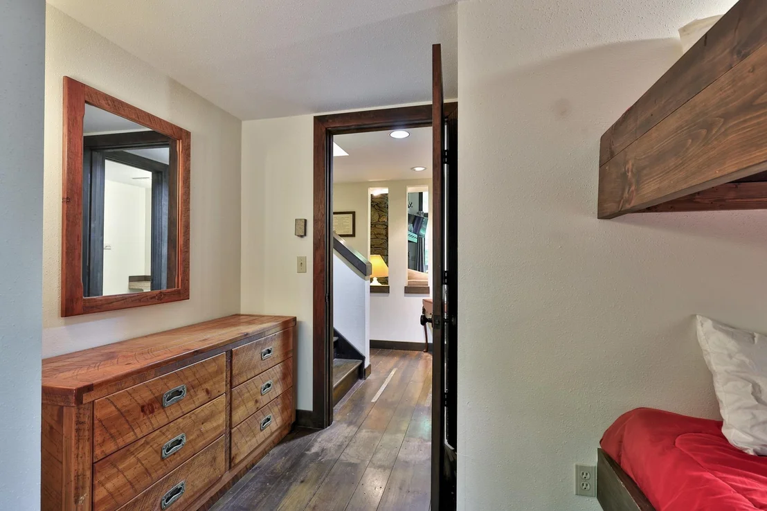 Photo of 212 Falcon Loop East