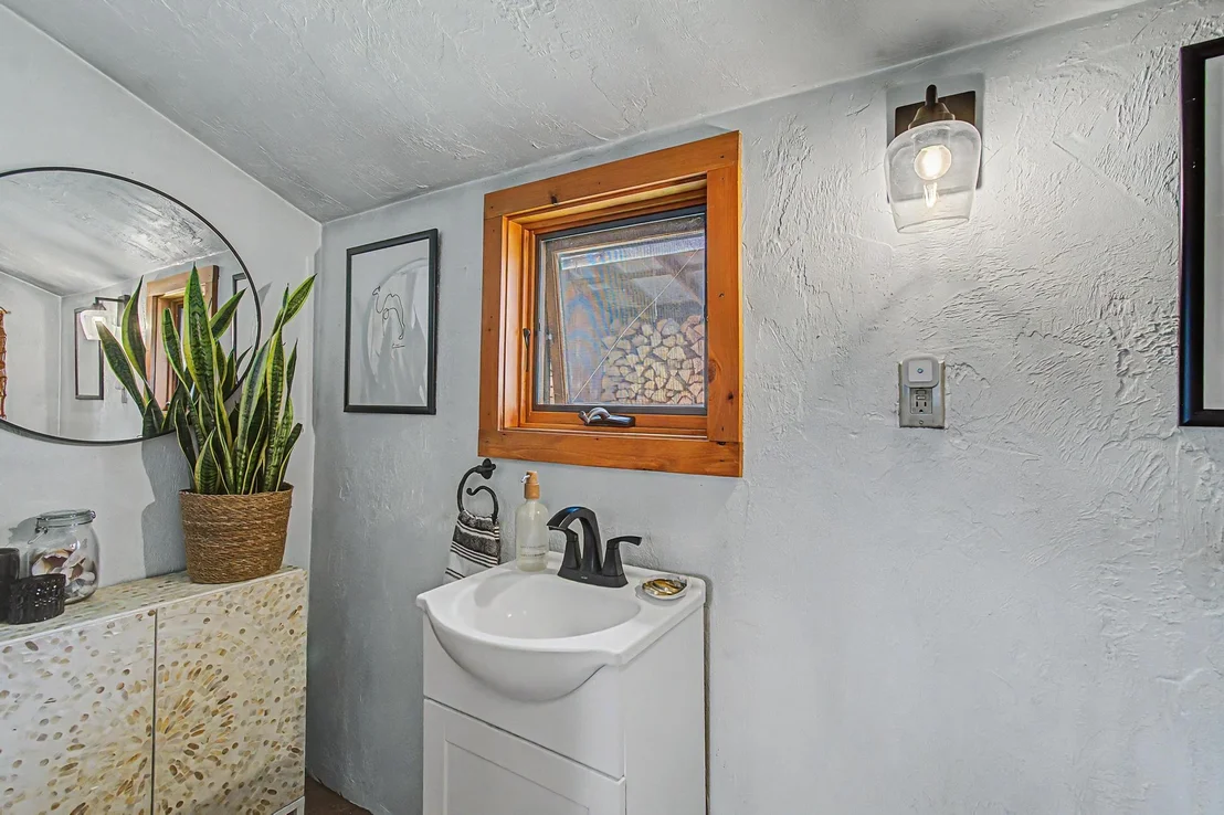 Photo of 2212 Symonds Mill