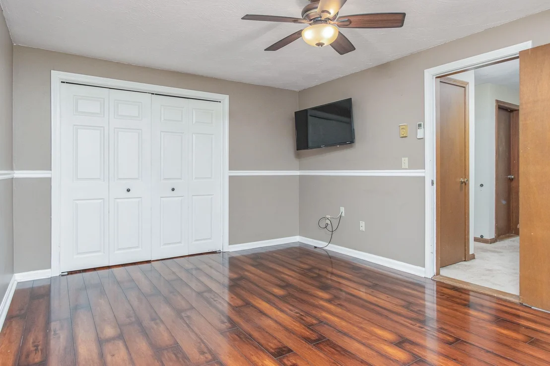 Photo of 20 Redfield