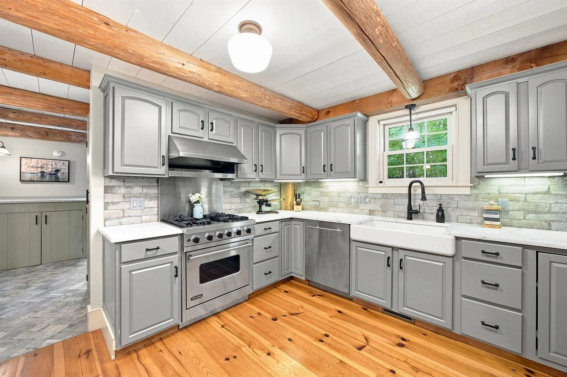 Photo of 369 Stoddard