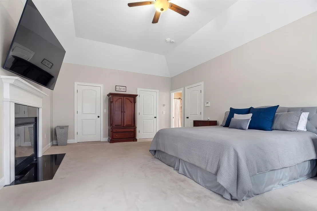 Photo of 18 Longmeadow