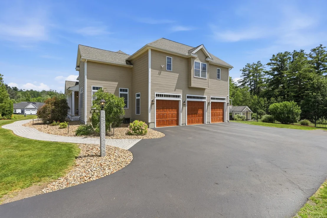 Photo of 28 Lamplighter
