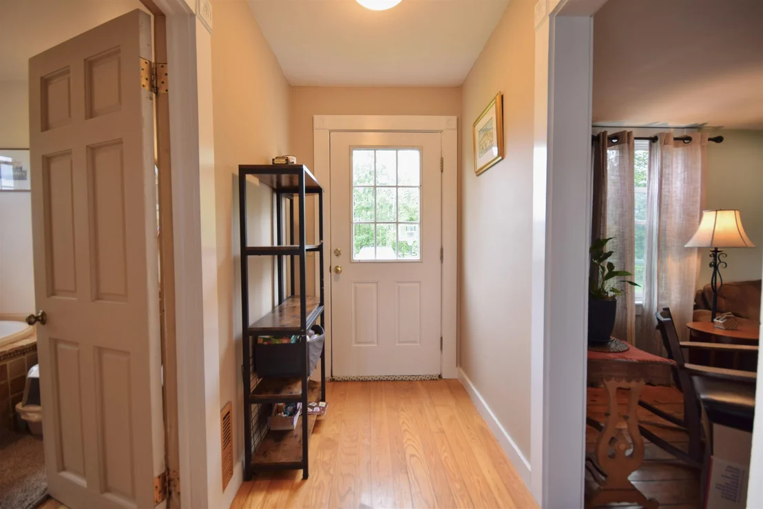 Photo of 2835 Mountain View