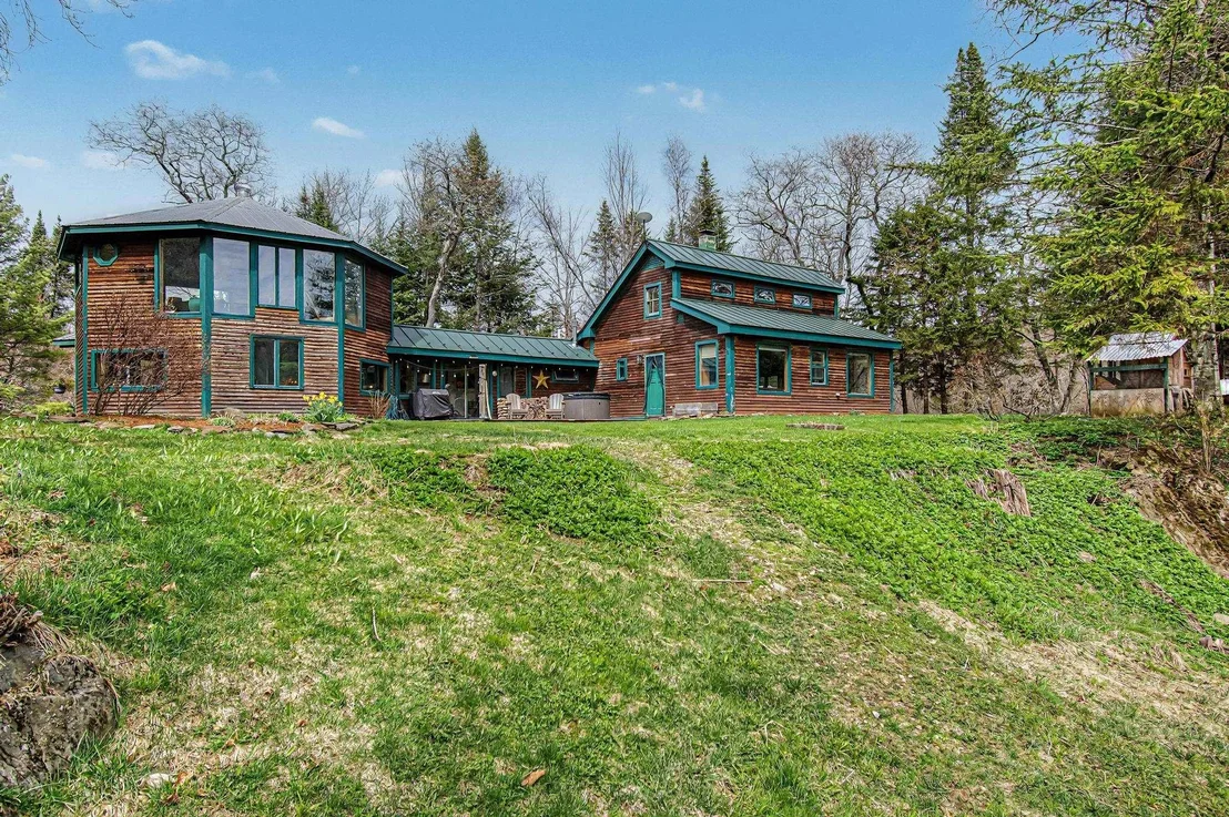 Photo of 2212 Symonds Mill