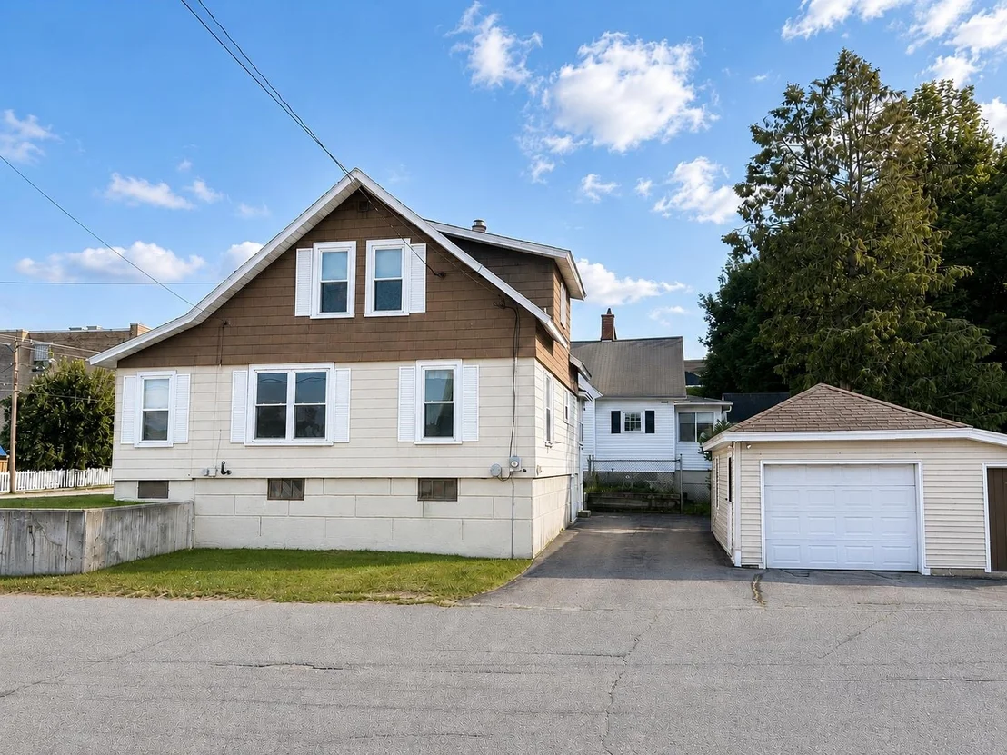 Photo of 679 Third