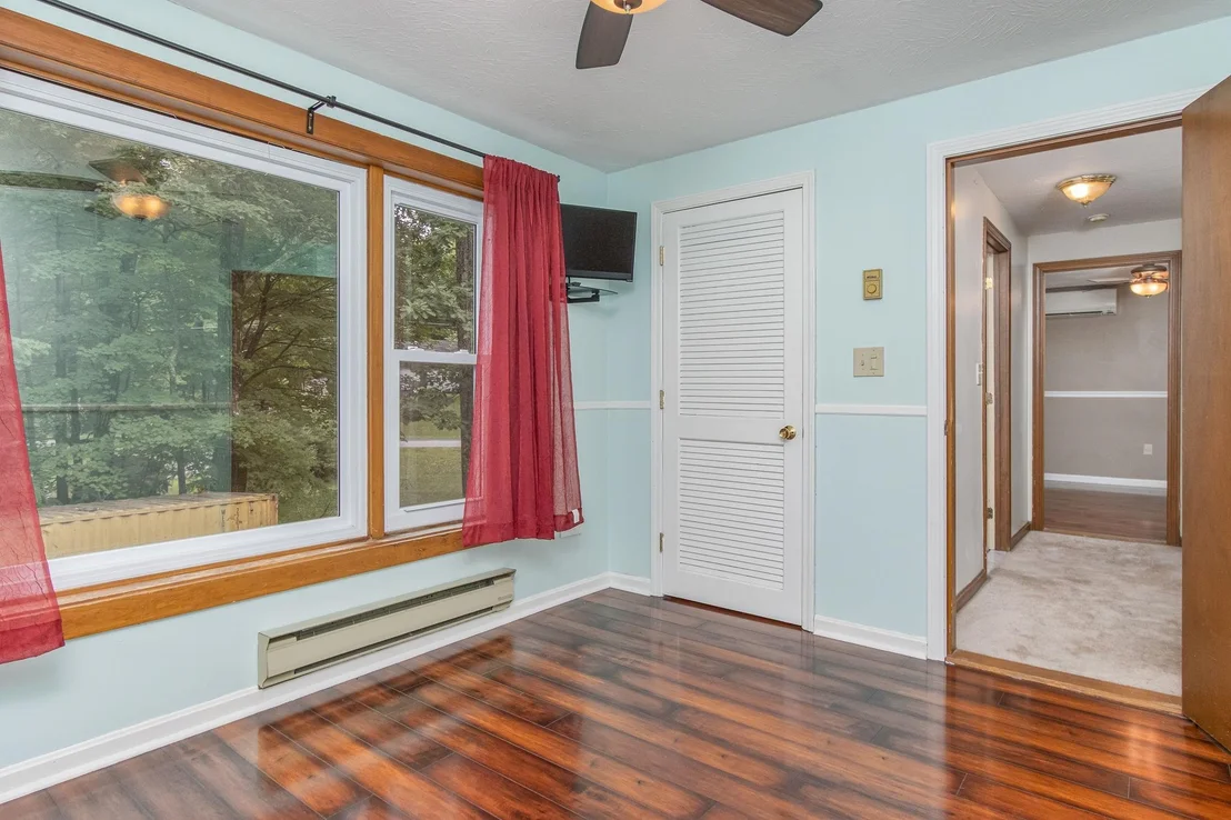 Photo of 20 Redfield