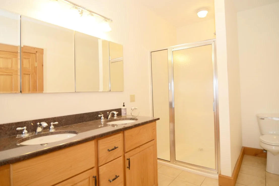 Photo of 734 Herrick