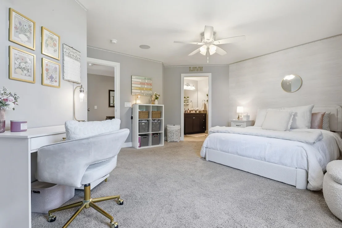 Photo of 28 Lamplighter