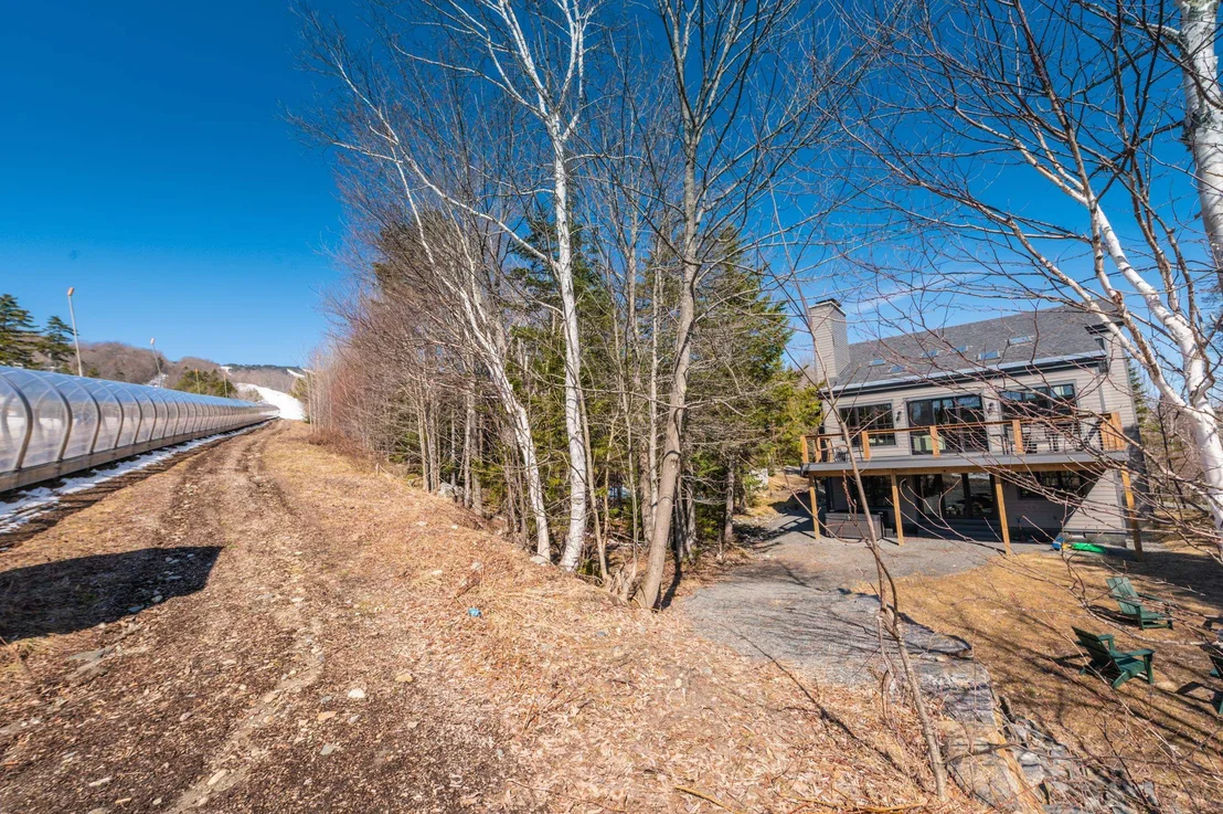 Photo of 3 Slopeside