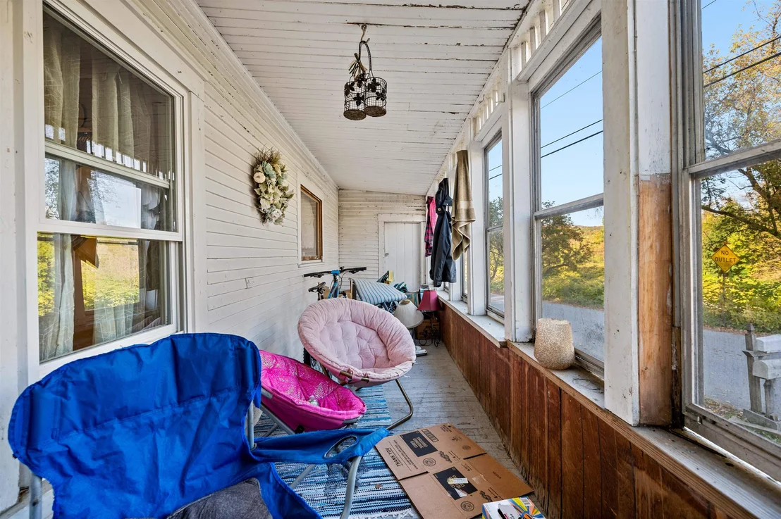 Photo of 21 River Road W