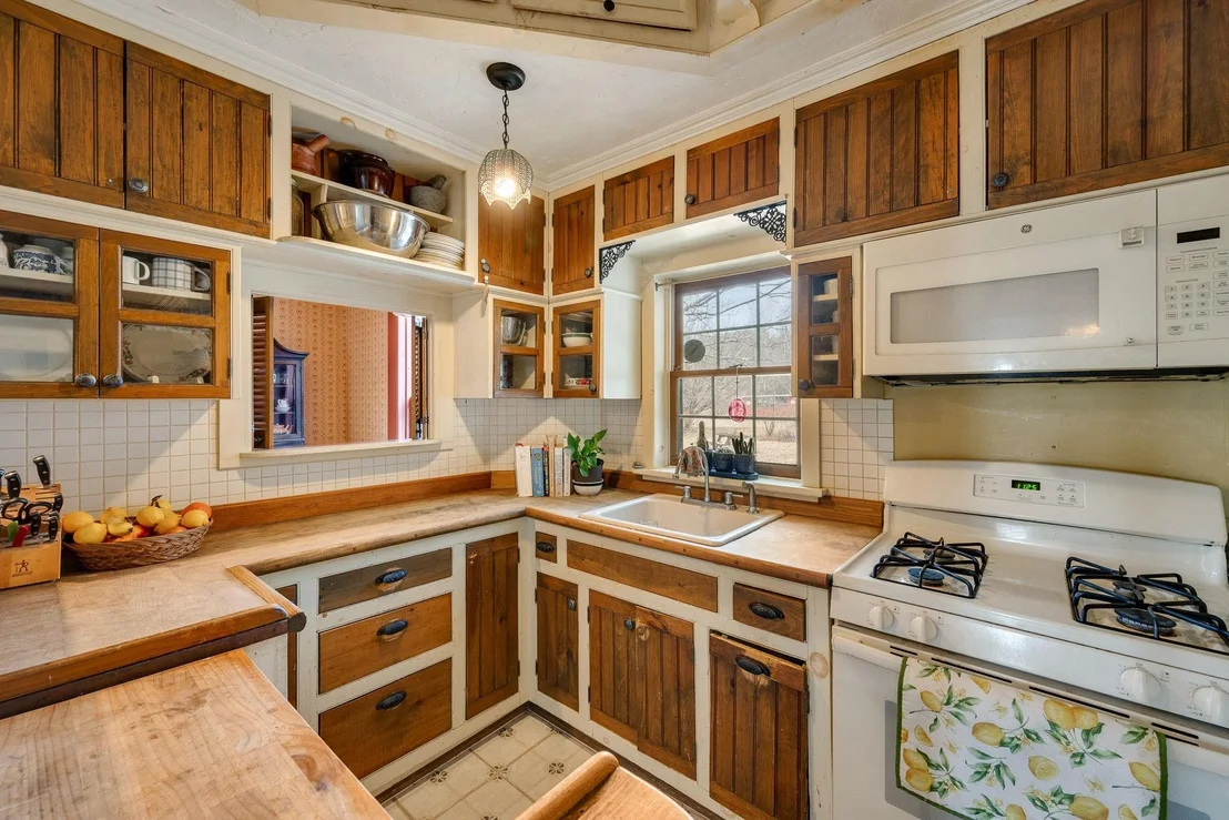 Photo of 546 Anderson