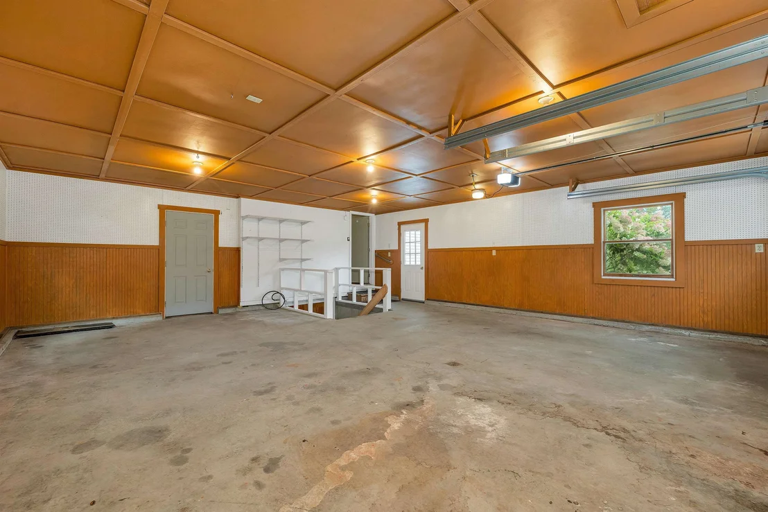 Photo of 952 Plains