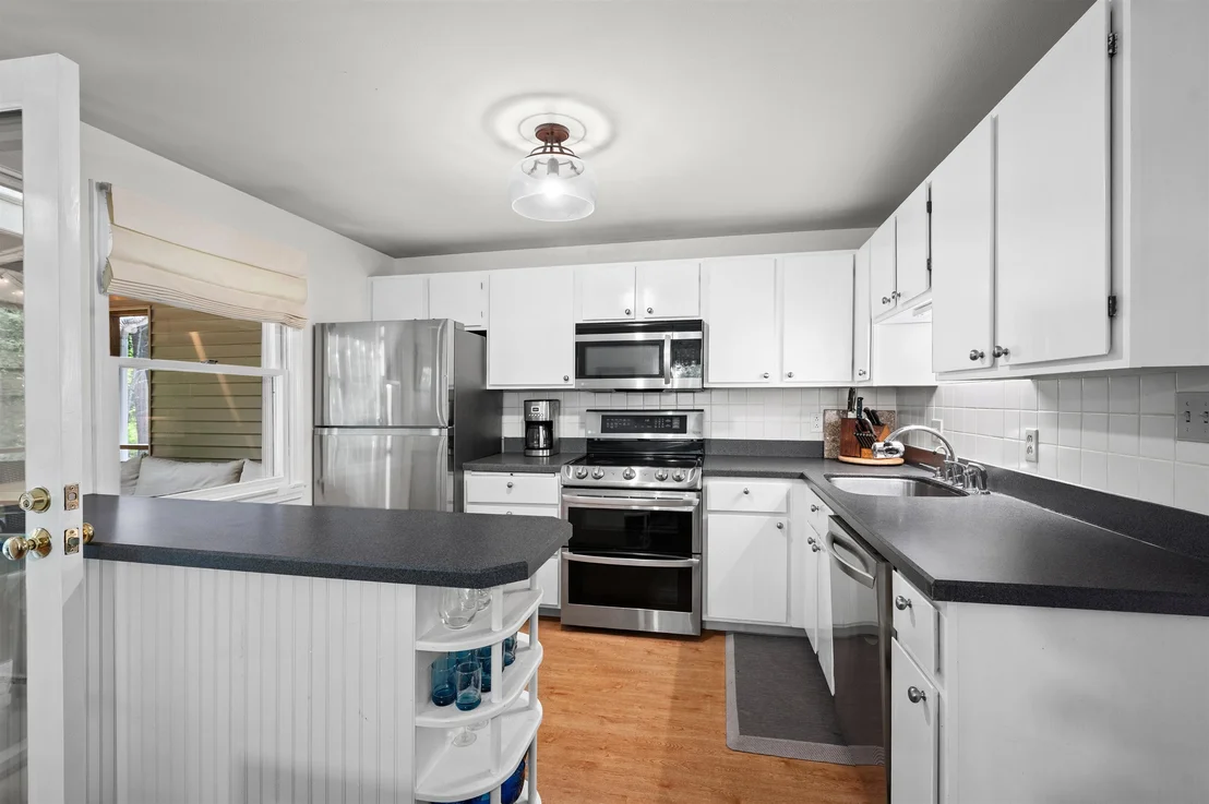 Photo of 8 Pine Grove