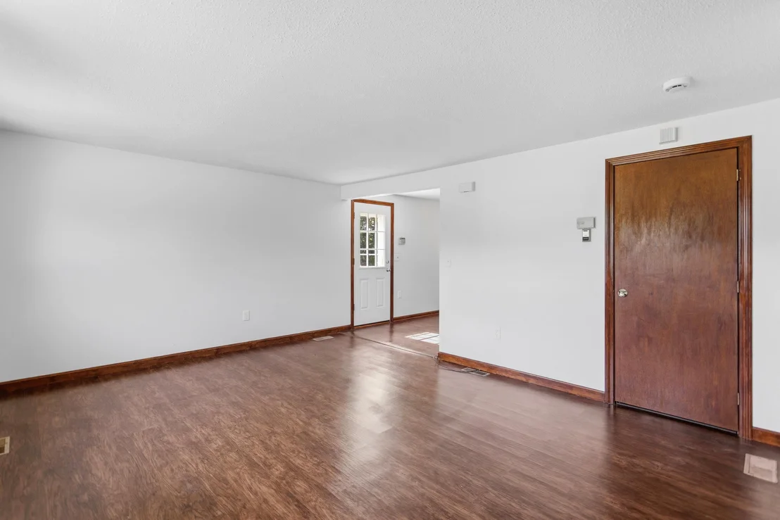 Photo of Unit UNITLUNITR at 31 Juniper