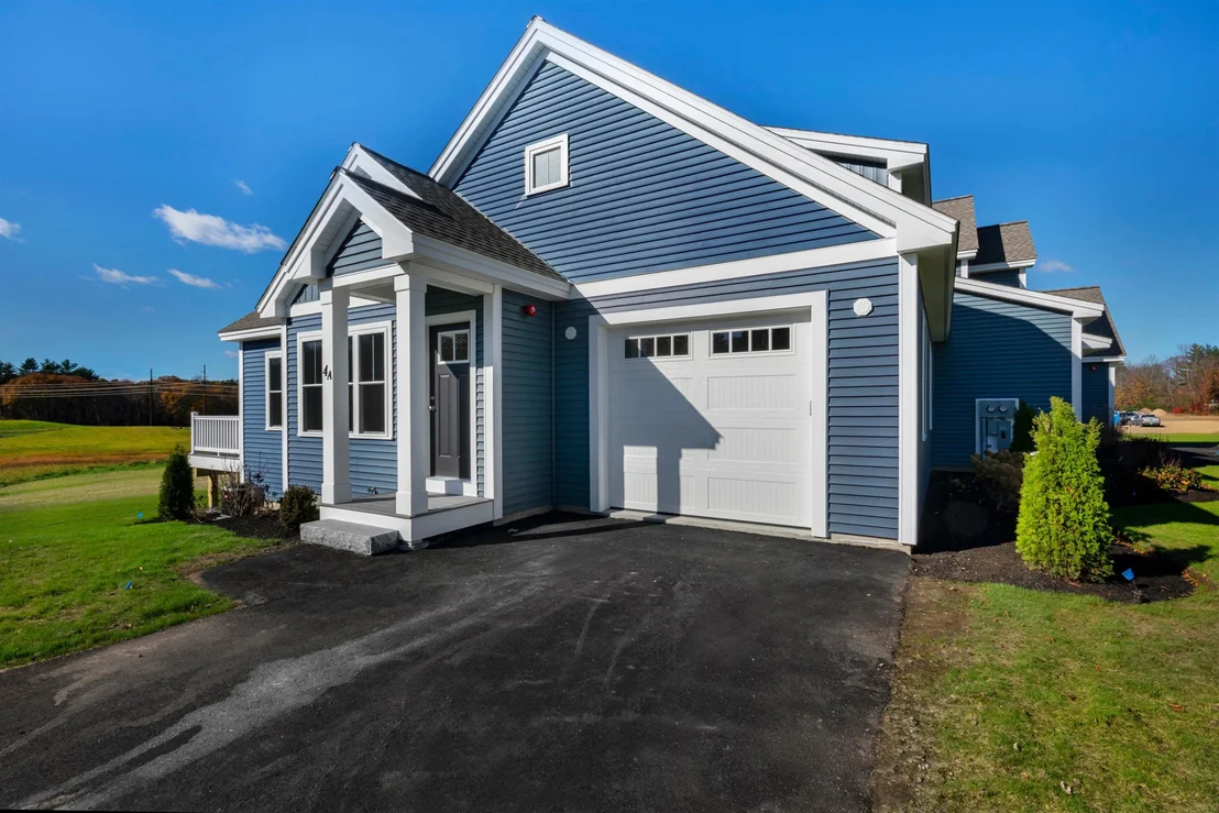 Photo of 8 Acadia