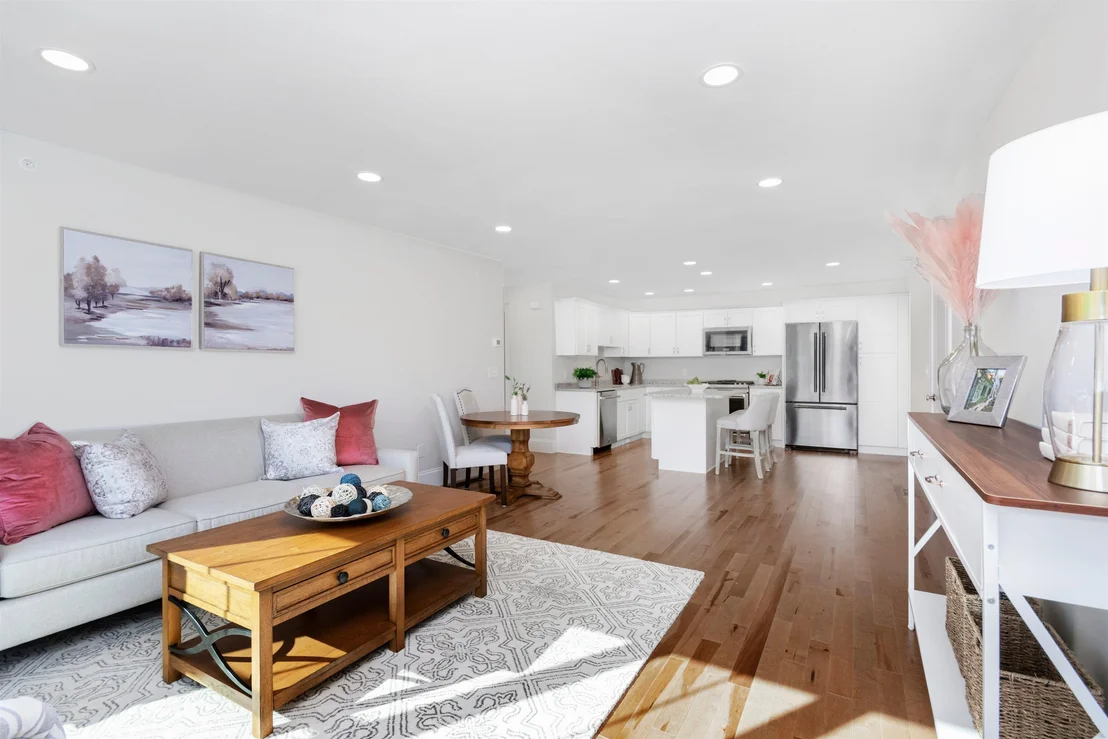 Photo of 8 Acadia