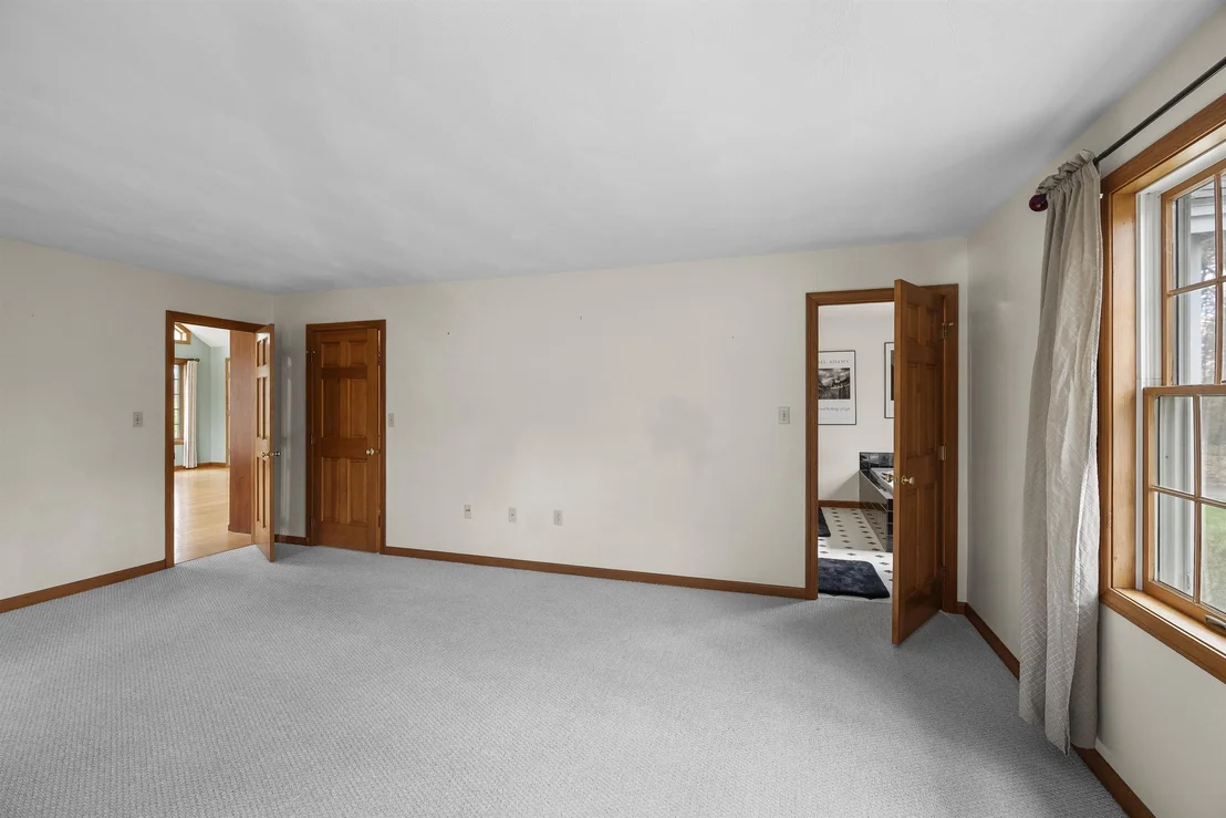 Photo of 9 Maxwell