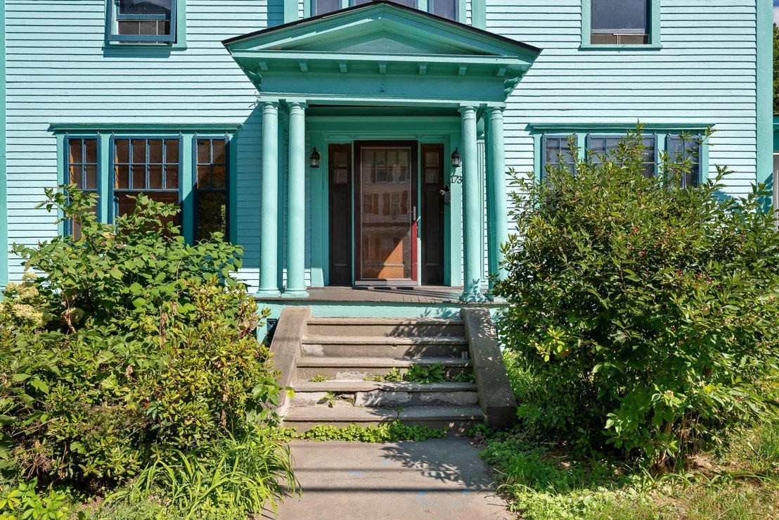 Photo of 173 Central