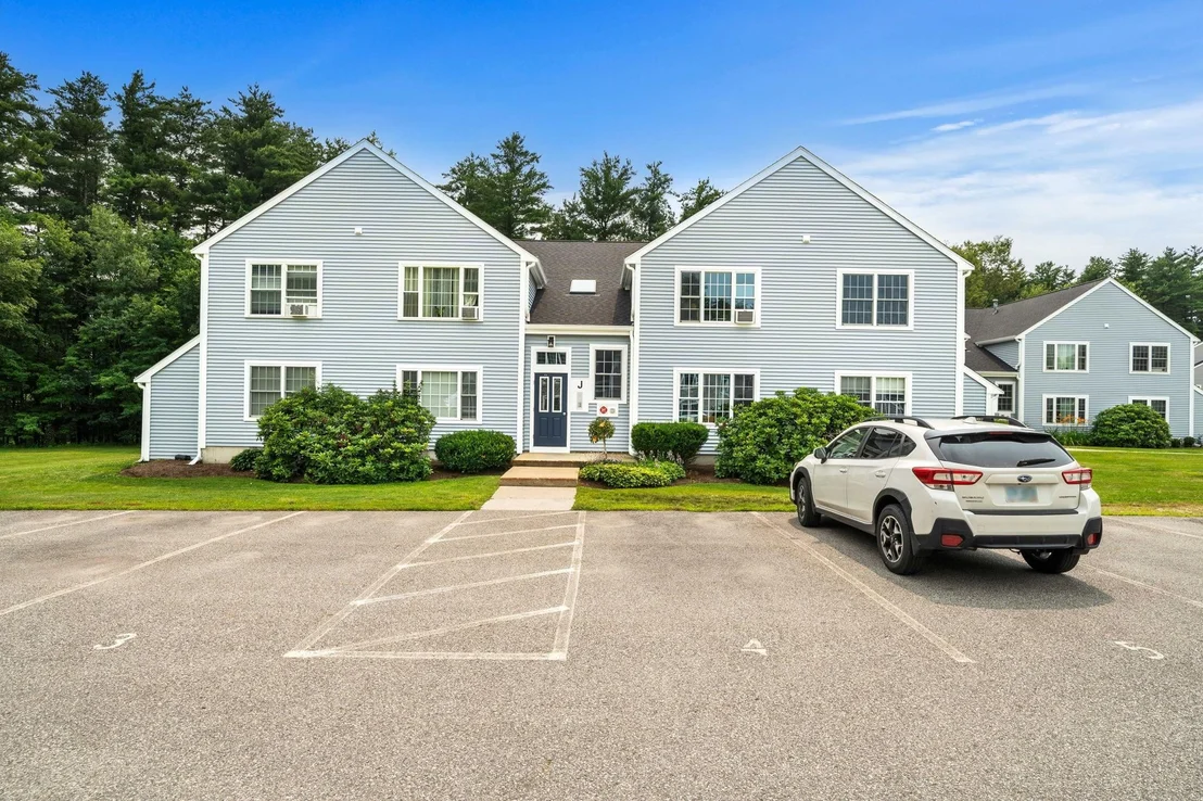 Photo of Unit J7 at 50 Brookside