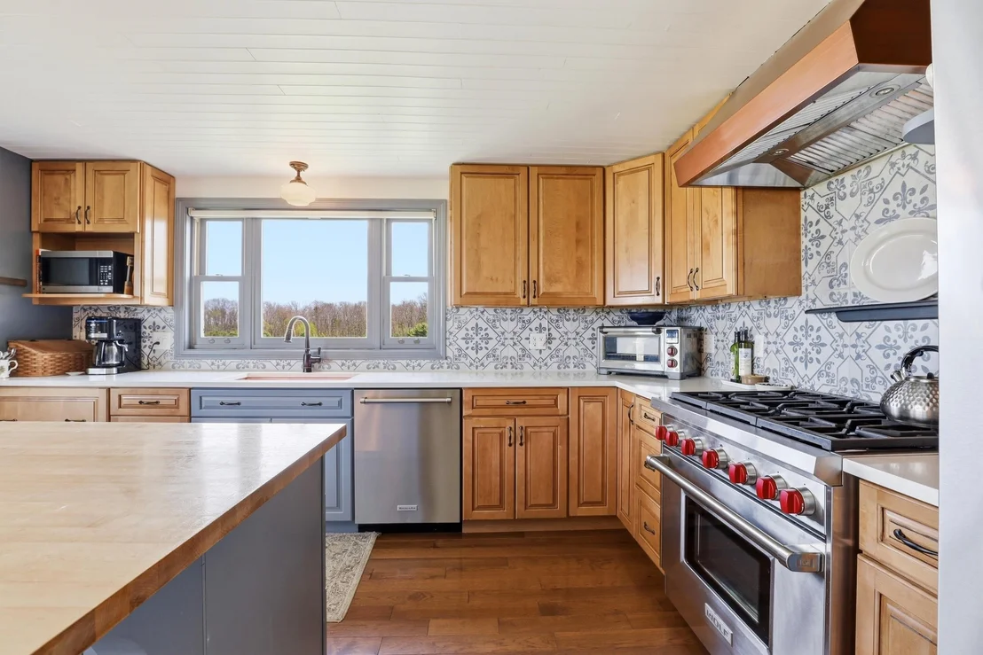 Photo of 557 South Barnstead