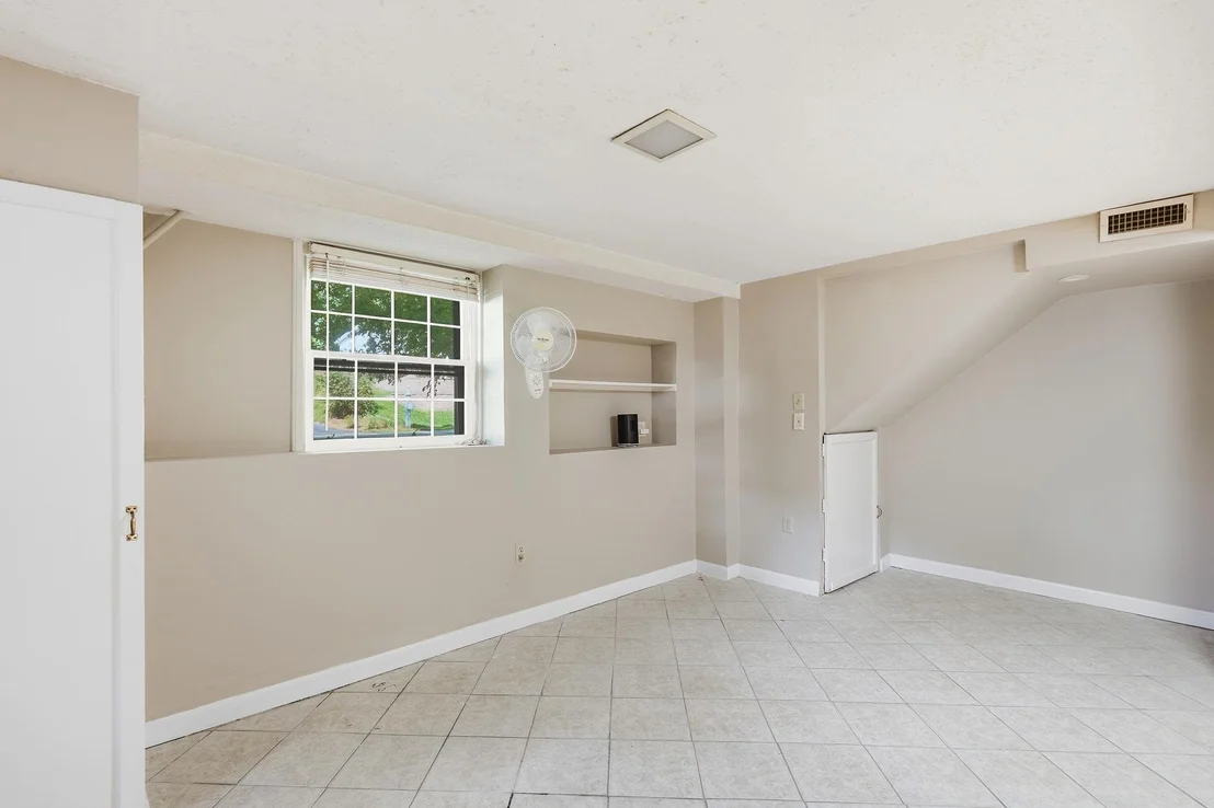 Photo of 98 Conant