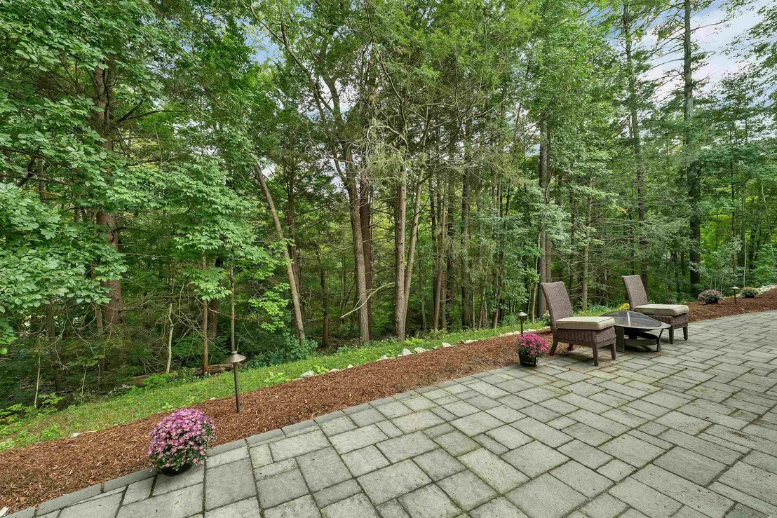 Photo of 38 Sharon