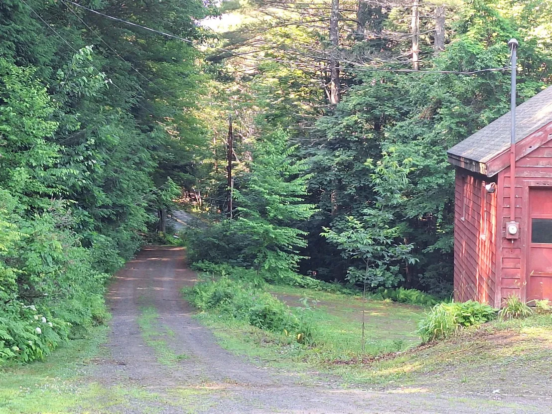 Photo of 521 County