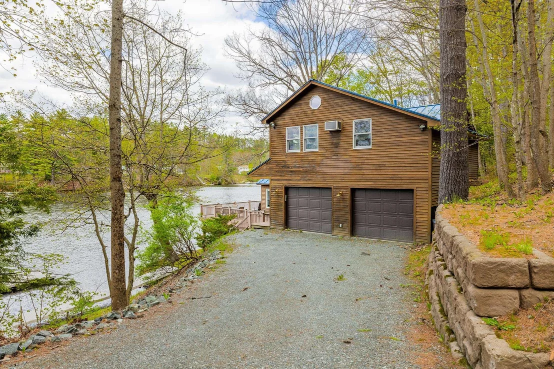 Photo of 32 River