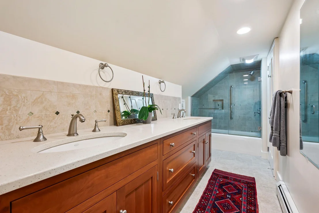 Photo of 16 Olcott