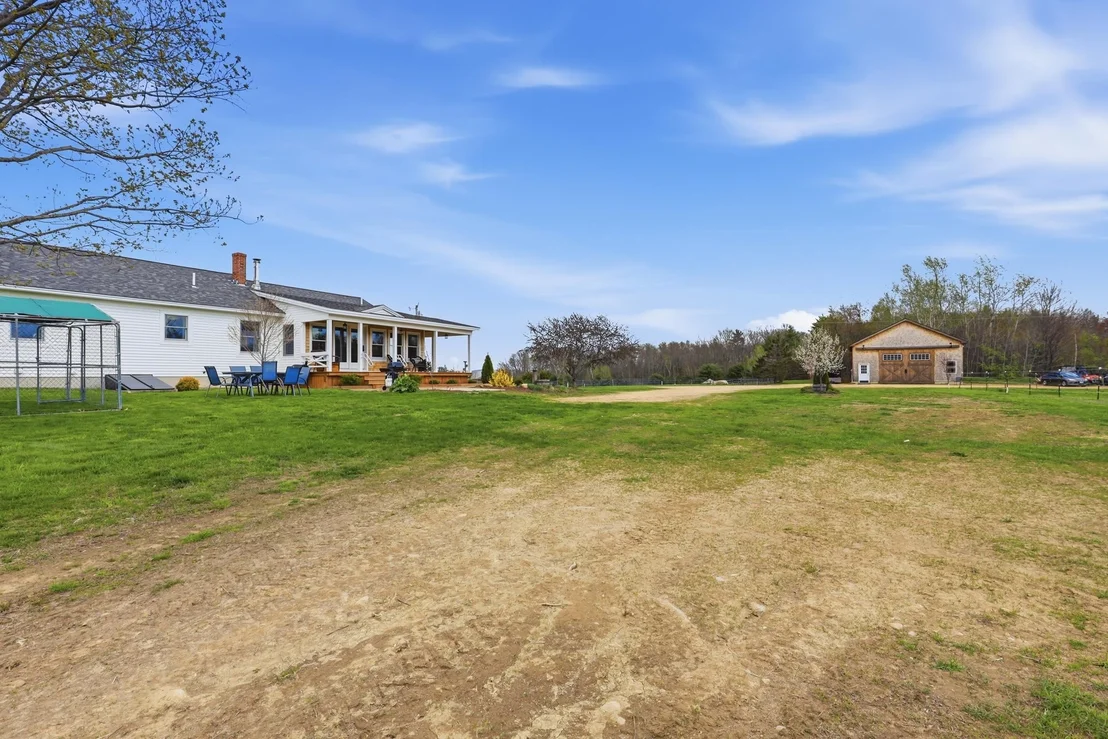 Photo of 557 South Barnstead
