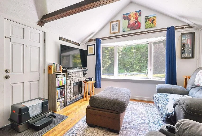 Photo of 552 Valley